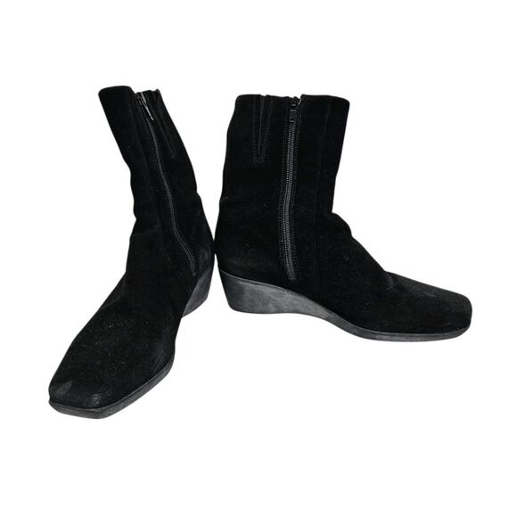 La Canadienne Black Suede Leather Low Wedge Side Zip Lined Boot Bootie Size 7 - Picture 1 of 12